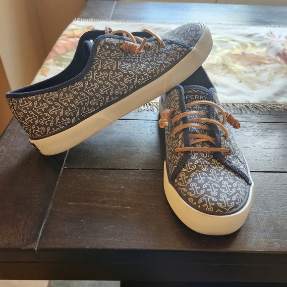 Sperry navy&white Anchor shoes. - Picture 2 of 6